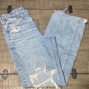 American Eagle Outfitters Light Wash Distressed Stretch Boyfriend Jeans